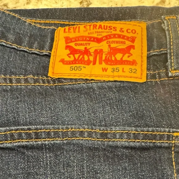 Men's Levi's 505 Regular Fit Jeans Dark Wash Size 35/32 Excellent Condition - Picture 5 of 5